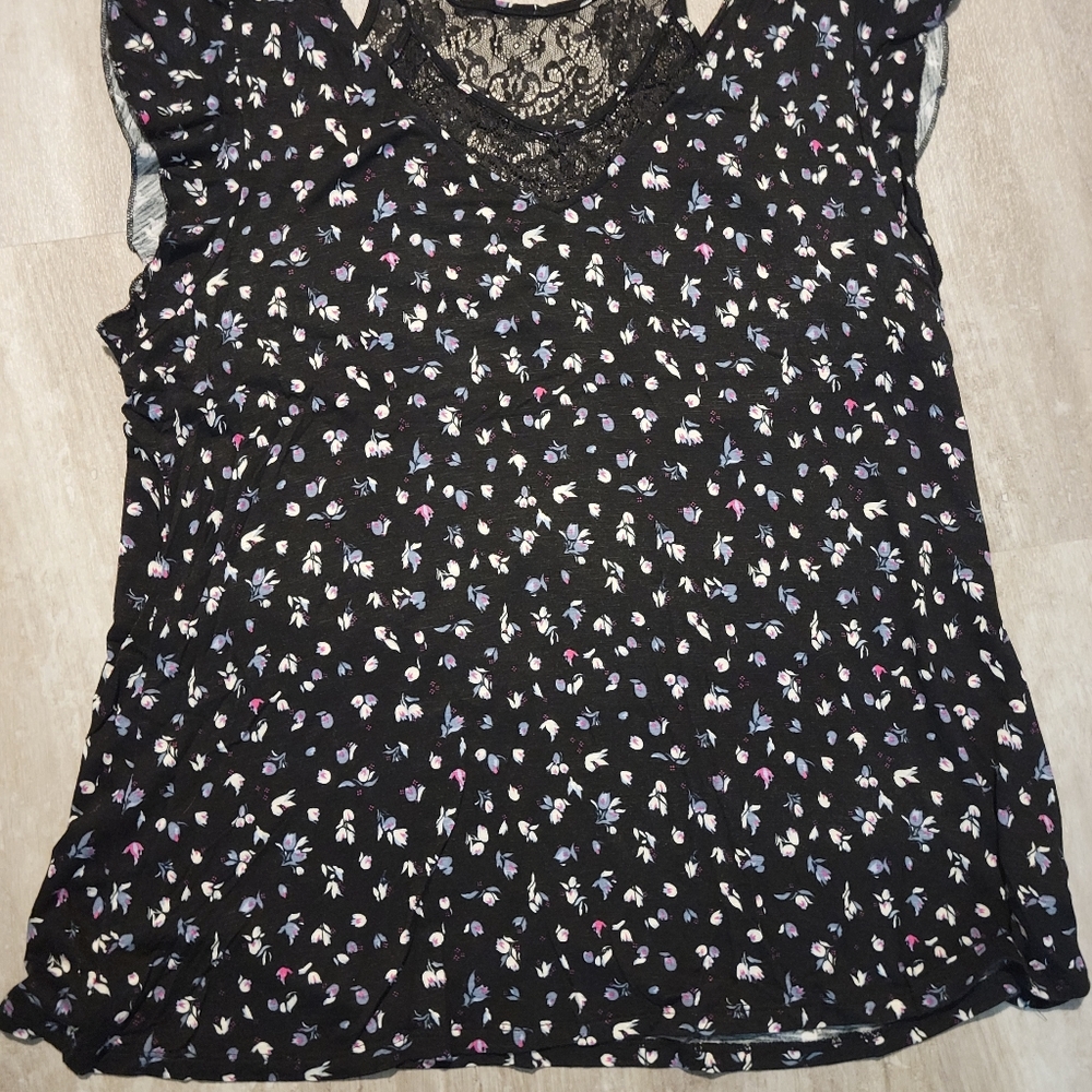 Cold shoulder top